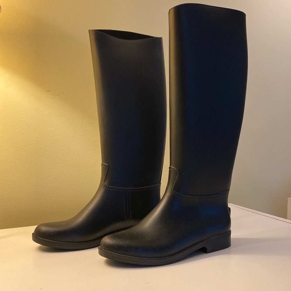 Rain Boots Size 7 (37 EU) Black